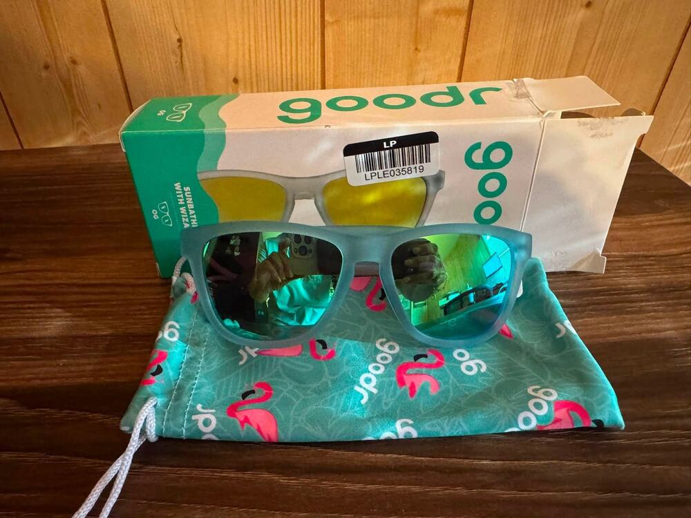 New goodr Adult OG Sunbathing with Wizards Plastic Rectangle Sunglasses - Blue